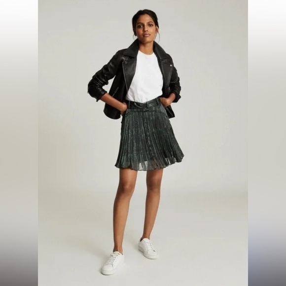 Reiss Snake Print Mini Skirt in green and black - Picture 2 of 15